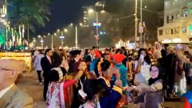 G-20 Council: मुंबईमध्ये जी-20 साठी आलेल्या पाहुण्यांचे ढोल ताशांच्या गजरात स्वागत; पाहुण्यांनीही नृत्यात नोंदवला सहभाग (Watch Video)