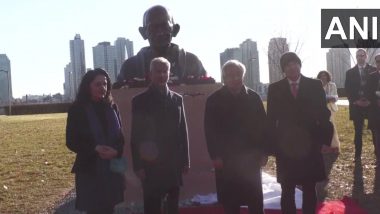 संयुक्त राष्ट्र लॉनमध्ये Dr S Jaishankar आणि António Guterres यांच्या हस्ते महात्मा गांधींच्या पुतळ्याचे अनावरण (Watch Video)