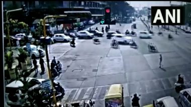 CCTV Video: वाहतूक पोलिसाला कारच्या बोनेटवर बसवून फरफटत नेले, इंदौर येथील घटना