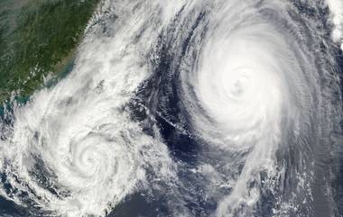 Cyclone Biparjoy Update: 'बिपरजॉय' चक्रीवादळ आज गुजरातला धडकणार; तिन्ही सेना दल पूर्णपणे सज्ज, 76 गाड्या रद्द