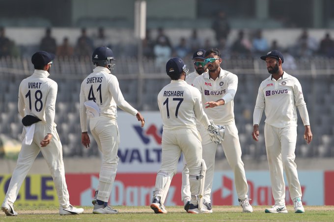 IND vs BAN 2nd Test Day 3 Live Update: बांगलादेशचा सहवा फलंदाज बाद, अक्षर पटेलने महेदी हसनला दाखवला बाहेरचा रस्ता