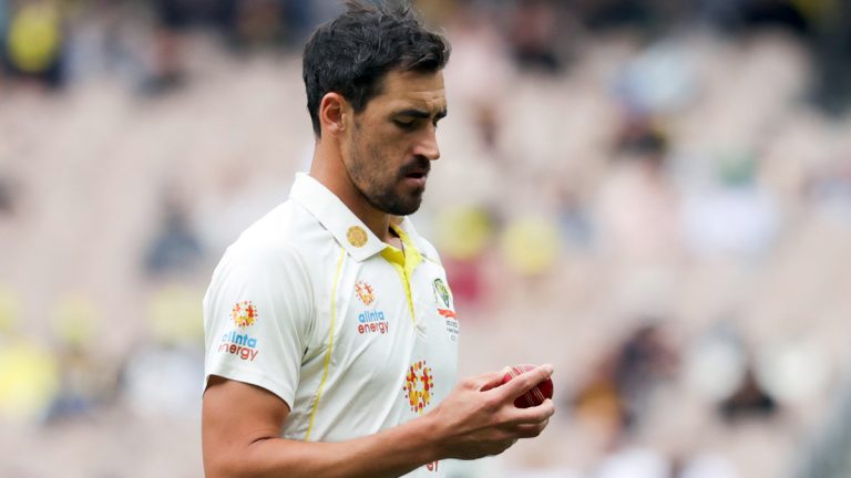 Tagenarine Chanderpaul बाद होताच Mitchell Starc याचा नावावर अनोखा विक्रम, कसोटी साम्यात पितापुत्रांना बाद करत अनोखी कामगिरी