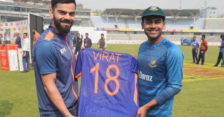 IND vs BAN कसोटी सामना झाल्यानंतर Virat Kohli ने Mehidy Hasan ला दिलं खास भेट, पहा फोटो