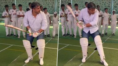 MCA चे अध्यक्ष Rohit Pawar उतरले क्रिकेटच्या मैदानात, जबरदस्त फटकेबाजी करत विरोधकांना उत्तर देण्याचा केला प्रयत्न (Watch Video)