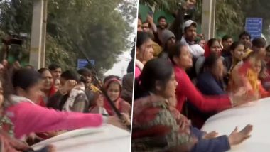 Delhi: दिल्लीत तरुणी अपघात प्रकरणी महिलांचा रस्त्यावर येत आक्रोश, पहा सुलतानपुरी पोलिस स्थानक परिसरातील व्हिडीओ