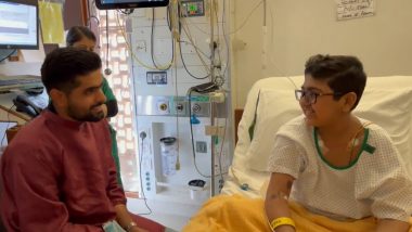 Babar Azam Meet His Fan: पाकिस्तान संघाच्या सर्वात मोठ्या चाहत्याला भेटण्यासाठी कर्णधार बाबर आझम पोहोचला रुग्णालयात, दिली ही अप्रतिम भेट