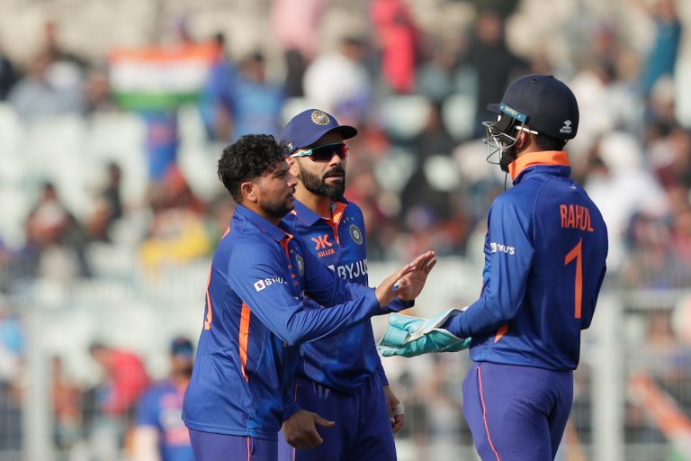 IND vs NZ 1st ODI Live Score: न्यूझीलंडची 78 धावांवर तिसरी विकेट, कुलदीप यादवने हेन्री निकोल्स केले क्लिन बोल्ड