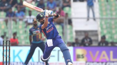 Virat Kohli Six: एकदिवसीय क्रिकेटमध्ये पहिल्यांदाच विराटने एका डावात ठोकले आठ षटकार, धोनीच्या हेलिकॉप्टर शॉटची दिली आठवण करून (Watch Video)