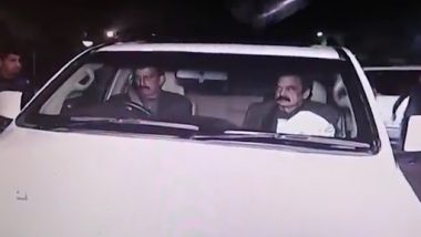 'Shoe Attack' On Rana Sanaullah Car:  पाकिस्तान मध्ये गृहमंत्री राणा सनाउल्लाह यांच्या कार वर भिरकावली चप्पल; व्हिडिओ सोशल मीडीयात  वायरल (Watch Video)