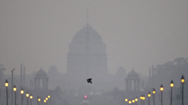 Delhi Schools Shut Due To Pollution: वाढत्या प्रदूषणामुळे दिल्लीतील सर्व शाळा 2 दिवस बंद; CM Arvind Kejriwal यांची घोषणा