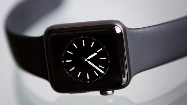 Apple Watch च्या Crash Detection Feature मुळे 3 जणांना मिळालं जीवनदान; 20 मीटर खोल दरीतून आले बाहेर