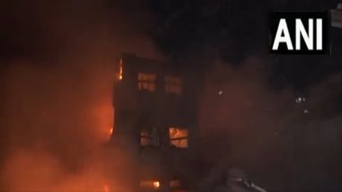Fire Breaks Out at Mumbai’s Kamla Nagar: मुंबईतील कमलानगर झोपडपट्टी परीसरात आग, अग्निशमन दलाच्या 10 गाड्या घटनास्थळी
