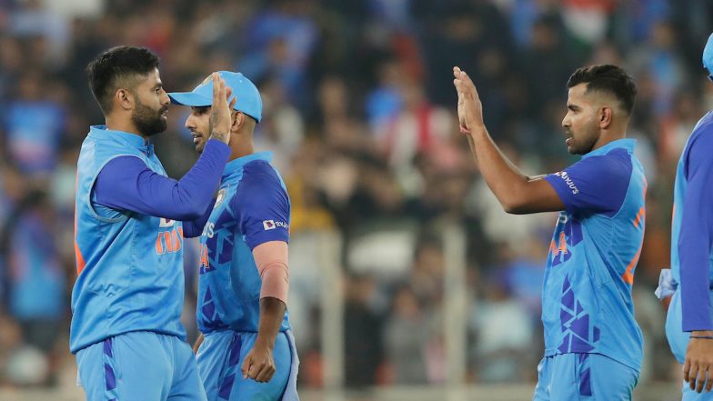 IND vs NZ 3rd T20I Live Score Update: न्यूझीलंडला सातवा धक्का, मिचेल सँटनरनंतर शिवम मावीने ईश सोधीला केले बाद