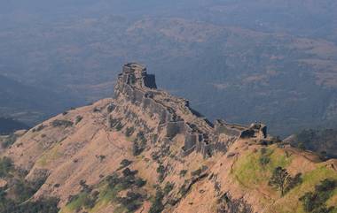 Rajgad Fort : राजगड किल्ल्यावर यापुढे पर्यटकांना रात्रीच्या मुक्कामाला बंदी ; या कारणासाठी घालण्यात आली बंदी...