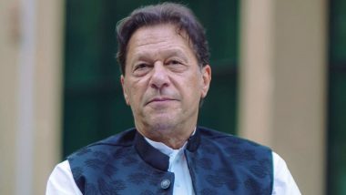 Former Pak PM Imran Khan Arrested: पाकिस्तान मधील मोठी घडामोड!  माजी पंतप्रधान इम्रान खान यांना अटक; पाक रेंजर्स  कडून अटकेत