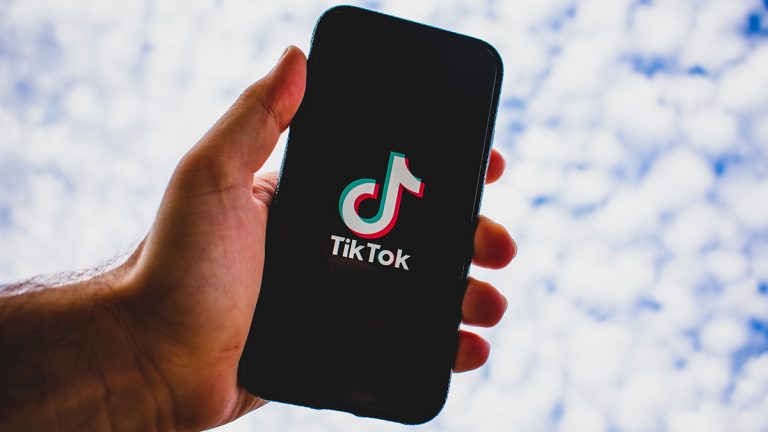 TikTok fined: लहान मुलांच्या डाटाचा गैरवापर केल्या प्रकरणी टिक टॉकला 12.7 मिलियन युरोचा दंड