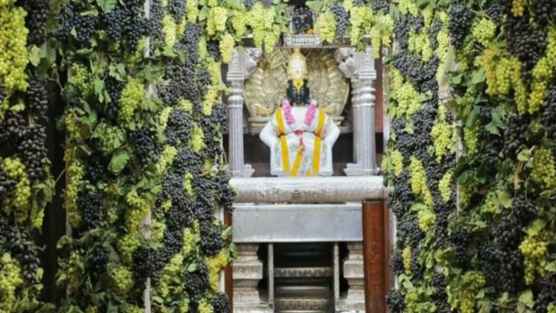 Pandharpur Shri Vitthal Temple: पंढरपूरच्या विठ्ठल मंदिरातून सजावटीची एक टन द्राक्षे गायब; भाविकांची चौकशीची मागणी
