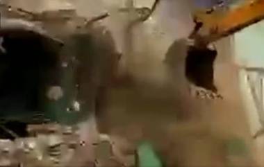 Mahim Fort Slum Area demolition Video: बीएमसीने हटवल्या माहीम किल्ला परिसरातील जीर्ण झोपड्या