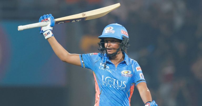 Harmanpreet Kaur Suspended for Two Matches: आयसीसी आचारसंहितेचा भंग केल्याबद्दल महिला क्रिकेटर हरमनप्रीत कौरवर कारवाई; दोन सामन्यांवर बंदी