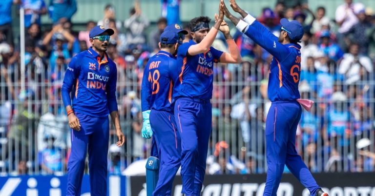 IND vs AUS 3rd ODI Live Score Update: ऑस्ट्रेलियाचा अर्धा संघ पॅव्हेलियनमध्ये परतला, कुलदीप यादवने मार्नस लबुशेनला पॅव्हेलियनमध्ये पाठवले