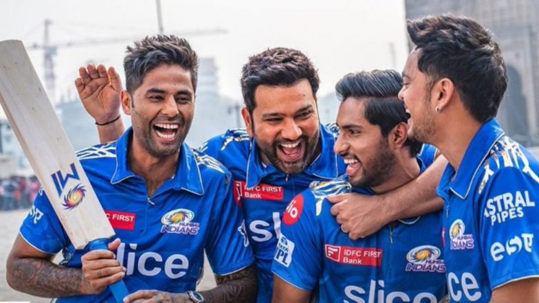 Mumbai Indians New Jersey: मुंबई इंडियन्सची नवी जर्सी रिलीज, रोहित शर्माचा पलटण दिसणार आता नव्या अवतारात