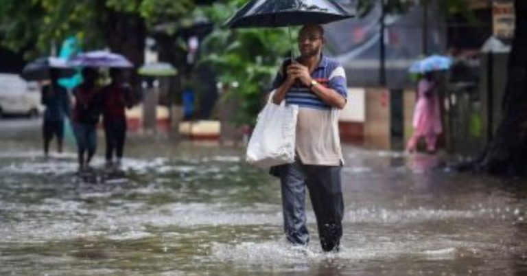 Mumbai Rain: मुंबईत आज पाऊस! मुंबईकरांनी अवकाळी पावसाचे फोटो आणि व्हिडिओ केले शेअर; पहा