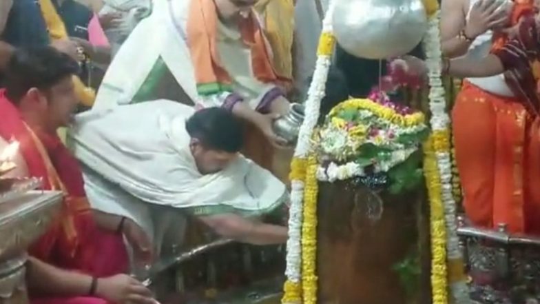 Umesh Yadav Visited Mahakal in Ujjain: राहुल, कोहली, सूर्यकुमार आणि अक्षरानंतर उमेश यादव उज्जैनच्या महाकालेश्वर मंदिरात पोहोचला, आरतीत झाला सहभागी; पहा व्हिडिओ
