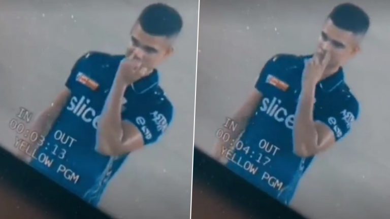 Arjun Tendulkar Viral Video: 'आधी नाकात बोट आणि मग तोंडात...' अर्जुन तेंडुलकरचा लाजिरवाणा व्हिडिओ इंटरनेटवर व्हायरल (Watch Video)