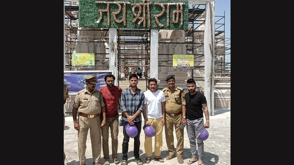 IPL 2023: लखनौ सुपर जायंट्सच्या 'या' खेळाडूने अयोध्येला जाऊन प्रभू रामाचे घेतले दर्शन, पहा फोटो