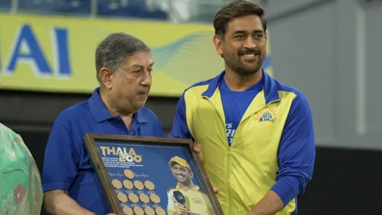 CSK कर्णधार MS Dhoni ने रचला इतिहास, 200 IPL सामन्यांचे नेतृत्व करणारा ठरला पहिला खेळाडू  (Watch Video)