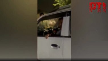 Ghaziabad Viral Video: दारुच्या नेशेत दोघांची कारला धडक, चालकाला बोनेटवर बसवून नेले फटफटत, गझीयाबाद येथील घटनेचा व्हिडिओ व्हायरल