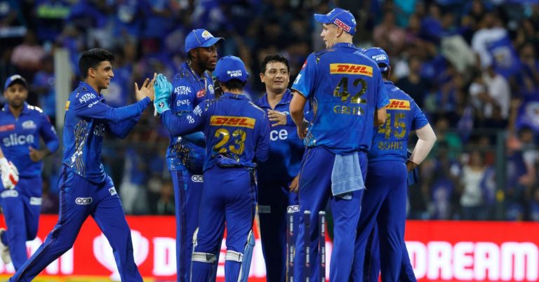 GT vs MI Live Score Update: गुजरात टायटन्सची दुसरी विकेट 50 धावांवर पडली, कर्णधार हार्दिक 13 धावा करून बाद