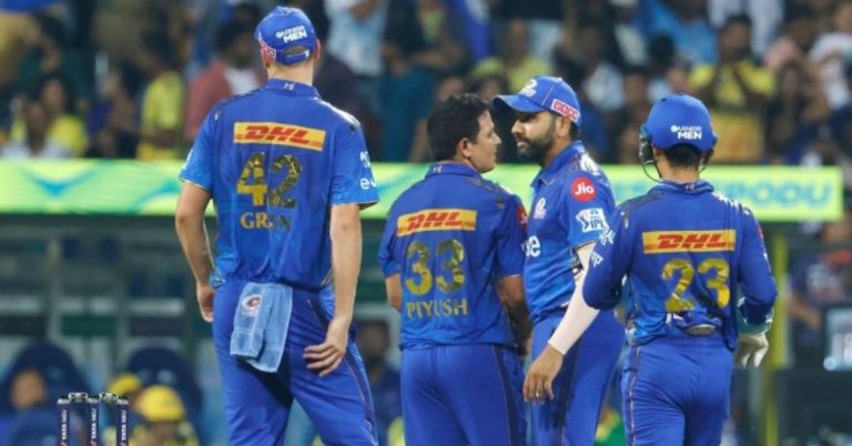 MI vs RR, IPL 2023 Live Score Update: राजस्थान रॉयल्सचा अर्धा संघ पॅव्हेलियनमध्ये परतला, अर्शद खानने शिमरॉन हेटमायरला केले बाद 