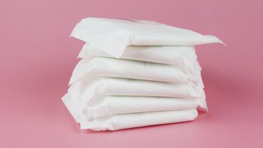 Supreme Court Directs Union Government On Menstrual Hygiene: सर्वोच्च न्यायालयाकडून केंद्र सरकारला शाळांमध्ये मोफत सॅनिटरी नॅपकिन्स उपलब्ध करून देण्यासाठी नॅशनल पॉलिसी करण्याचा सूचना