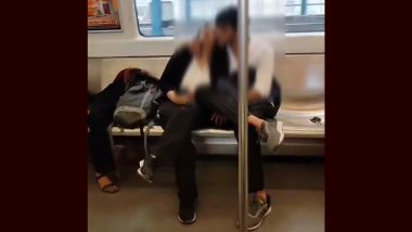 Delhi Metro Couple Video: दिल्ली मेट्रोमधील कपलचा आणखी एक व्हिडिओ व्हायरल; Watch