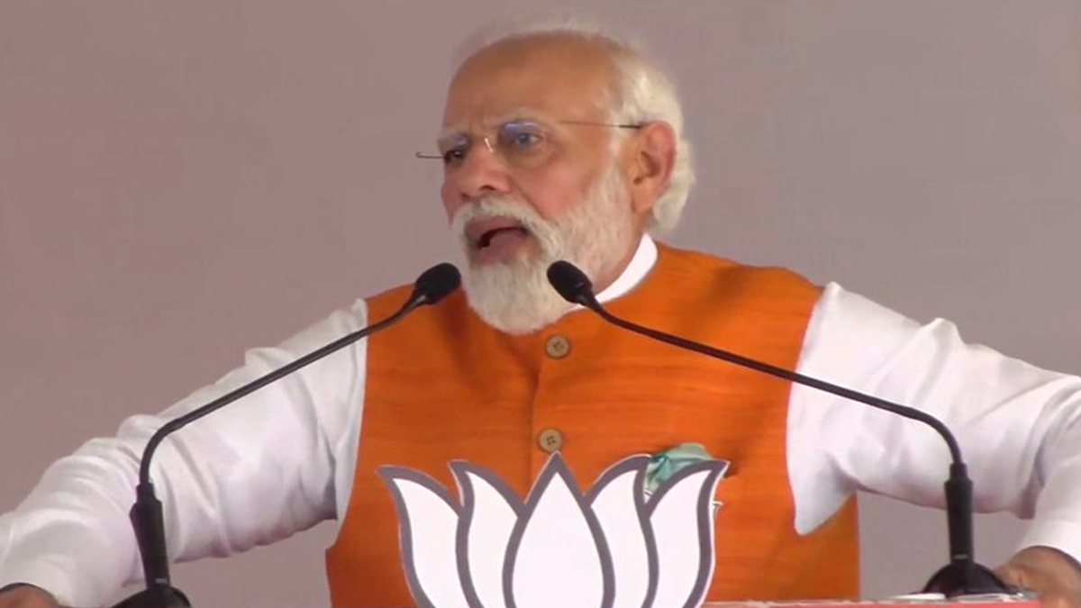 PM Modi In Srinagar: योग दिनाचे नेतृत्व करण्यासाठी पंतप्रधान मोदी श्रीनगरला रवाना; दाल सरोवराच्या काठावर करणार योग