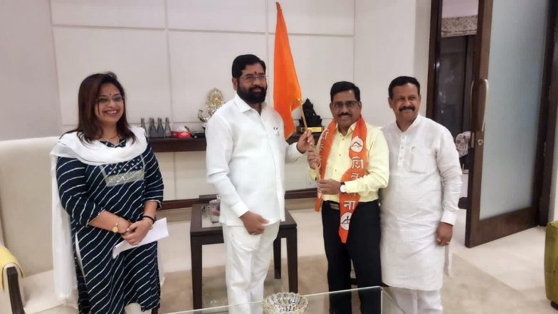 Maharashtra Politics: उद्धव ठाकरेंना मोठा धक्का, संघटनेची इत्यंभूत माहिती असलेले मारुती साळुंखे शिंदे गटात