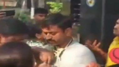 Bihar: महिलेची RJD नेत्याला मंदिराबाहेर कॉलर धरून मारहाण; पहा व्हायरल व्हिडिओ