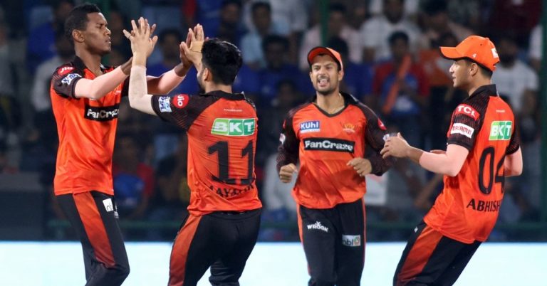 GT vs SRH: सनरायझर्स हैदराबादने नाणेफेक जिंकून प्रथम गोलंदाजी करण्याचा घेतला निर्णय