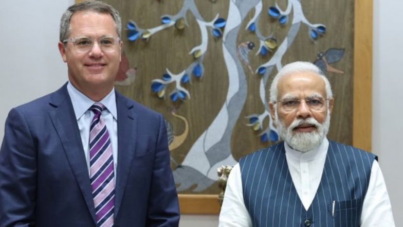 PM Narendra Modi Meet Walmart CEO Doug McMillon: पंतप्रधान नरेंद्र मोदी यांनी आज वॉलमार्टचे सीईओ डग मॅकमिलन यांची घेतली भेट, विविध विषयांवर केली सखोल चर्चा