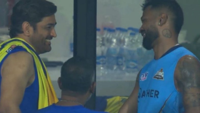 Dhoni-Hardik Pandya Bromance: क्वालिफायर 1 आधी एमएस धोनी आणि हार्दिक पांड्या यांच्यामध्ये दिसला खास बाँड, पहा व्हायरल व्हिडिओ