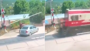 Viral Video: रेल्वे फाटक ओलांडत असताना समोरून भरधाव वेगात असलेली ट्रेन आली, कार चालकाचे थोडक्यात वाचले प्राण