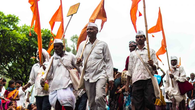 Ashadhi Wari 2023: जुन्नर येथे आषाढी वारीत रंगला अनोखा रिंगण सोहळा,  शेळ्या-मेंड्यांनीही केला विठूरायाच्या भक्तीचा गजर (Watch Video)