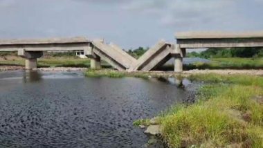 Gujarat: तापीतील मिंधोळा नदीवरील पूल उद्घाटनापूर्वीच कोसळला; 15 गावे बाधित, होत आहेत भ्रष्टाचाराचे आरोप (Watch)