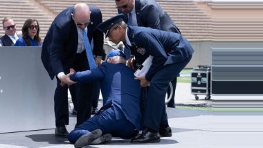 Joe Biden Trips and Falls: अमेरिकेचे राष्ट्राध्यक्ष जो बायडन यांचा पाय घसरला, अडखळले, धडपडले आणि पडले (Watch Video)