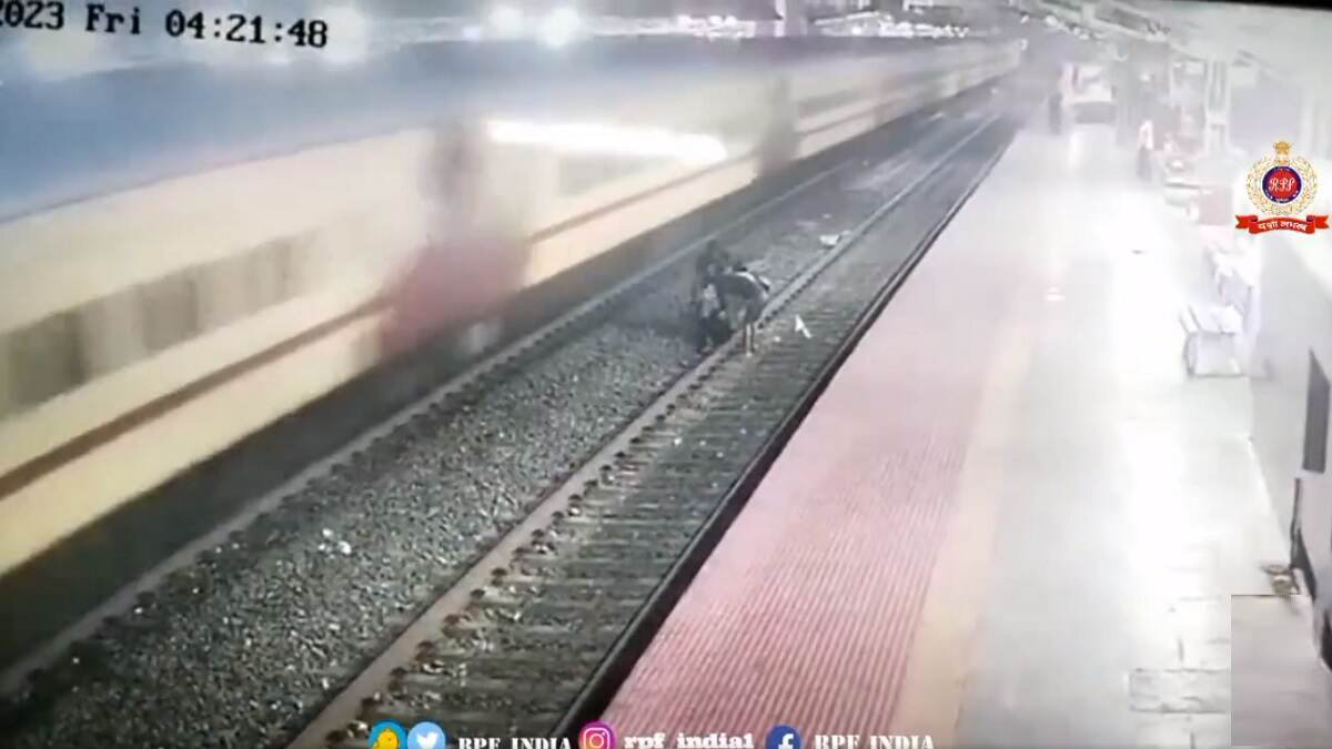 RPF लेडी कॉन्स्टेबलच्या सतर्कतेमुळे वाचले एकाचे प्राण (Watch Video)