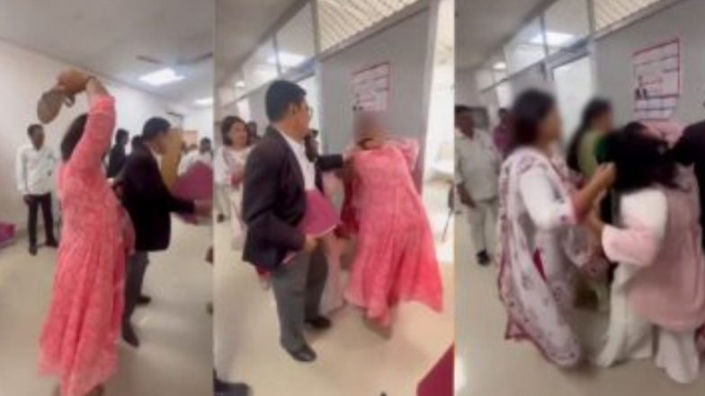 Women Fight Viral Video: कौटुंबिक न्यायालयात दोन महिलांमध्ये कडाक्याचे भांडण, केस खेचत केली चप्पलाने मारहाण (Watch Video)