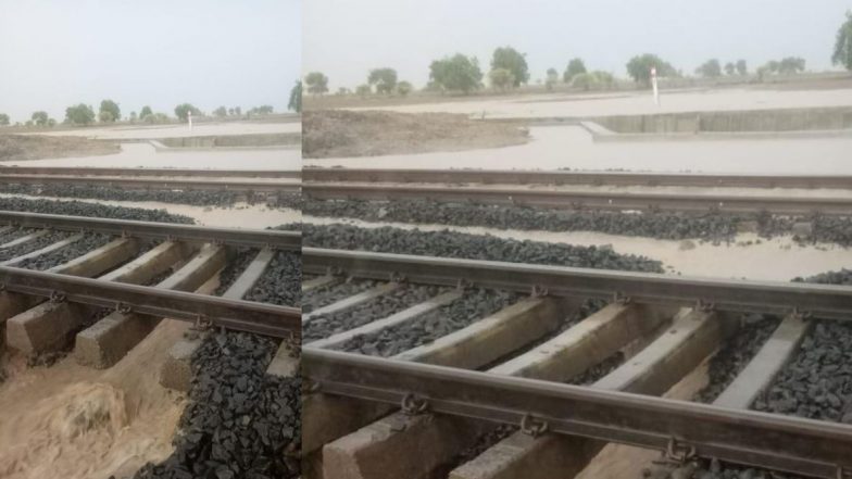 Bhusawal; मुसळधार पावसामुळे रेल्वे रुळांवर साचले पाणी; सुरक्षेच्या कारणास्तव अनेक गाड्यांची वाहतूक थांबवली, जाणून घ्या यादी