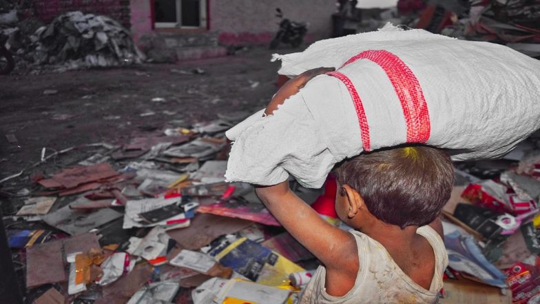 NitiAayog Report:भारतातील सुमारे 135 दशलक्ष नागरिकांची विविध प्रकारच्या दारिद्र्यातून सुटका