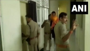 Pravesh Shukla Into Custody: प्रवेश शुक्ला पोलिसांच्या ताब्यात, आदिवासी तरुणावर लघवी केल्याचे प्रकरण (Watch Video)
